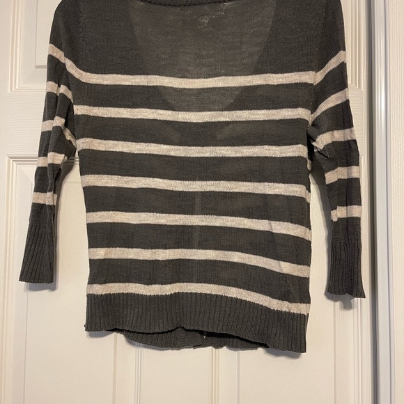 Juniors Size M Decree sweater - Picture 7 of 7